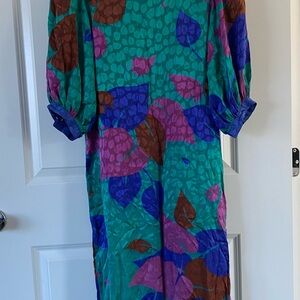FLORA KUNG 100% Silk Floral Dress- Size 4- Good Condition
B1